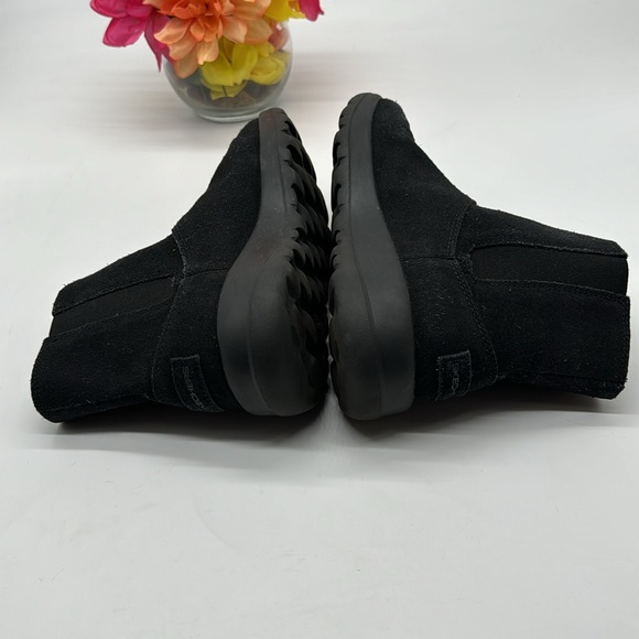 Skechers Black Suede Lightweight Angle Boots Size 6.5 SKT6899C - Picture 4 of 6